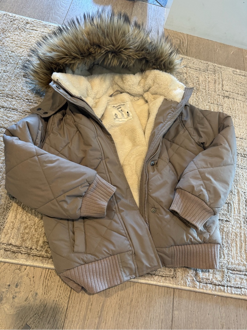 abercrombie kids Quilted Hooded Puffer Jacket with Faux Fur Trim - Taupe